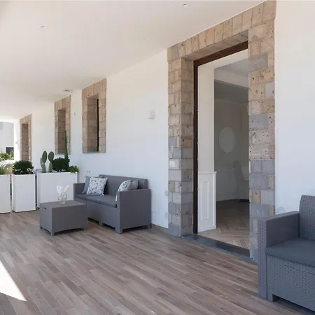 Cyrus&janus Flats - De Vivo Realty