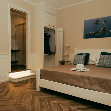 Cyrus&janus Flats - De Vivo Realty Maison d'hôtes *