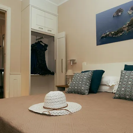 Cyrus&janus Flats - De Vivo Realty *