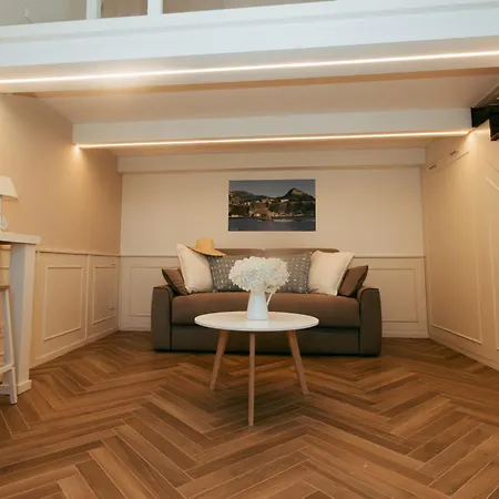 Cyrus&janus Flats - De Vivo Realty Piano di Sorrento