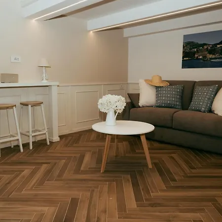 Cyrus&janus Flats - De Vivo Realty * Piano di Sorrento