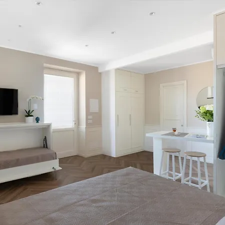 Cyrus&janus Flats - De Vivo Realty